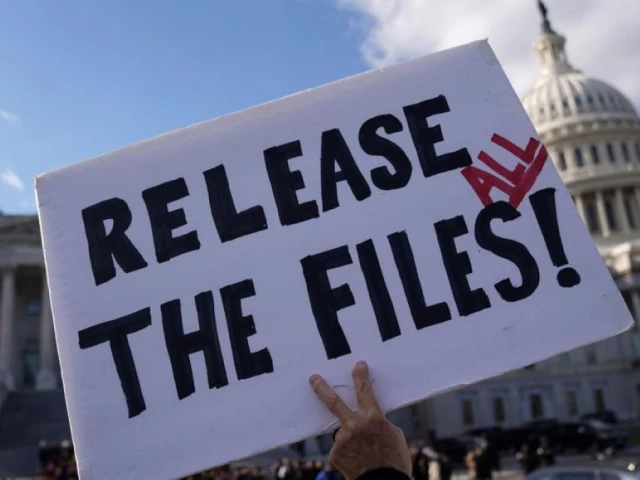 ٹرمپ نے بل پر دستخط کیے جو ڈی او جے کو جیفری ایپسٹین فائلوں کو جاری کرنے پر مجبور کرتے ہیں